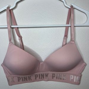 Victoria’s Secret PINK Wear Everywhere Wireless Lightly Lined Bra